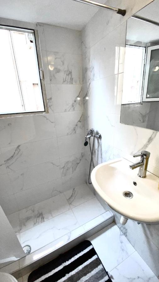 Apartament The Bohemian In Exarcheia Athens Center Zewnętrze zdjęcie